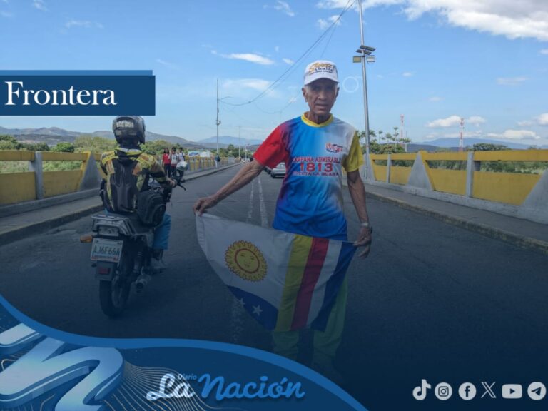 A pie desde la frontera hasta La Guaira