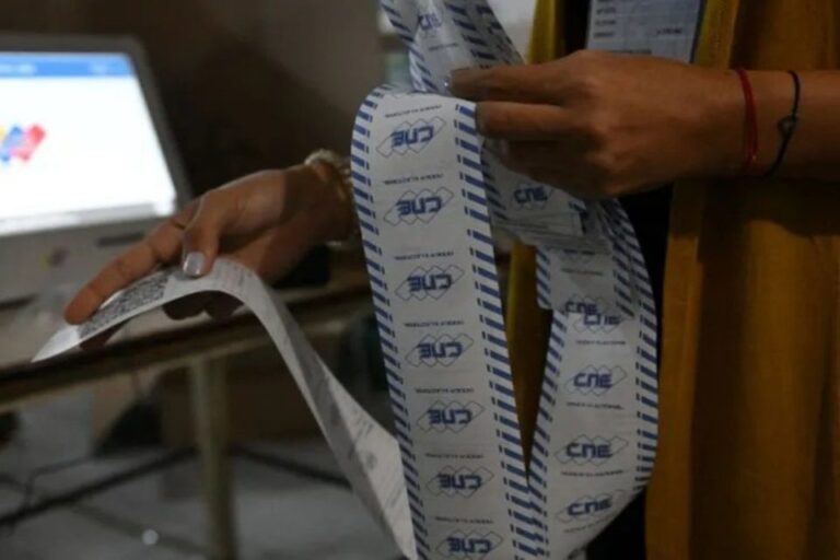 Metadatos y páginas de restaurantes: ¿qué ha dicho el oficialismo sobre «actas falsas»