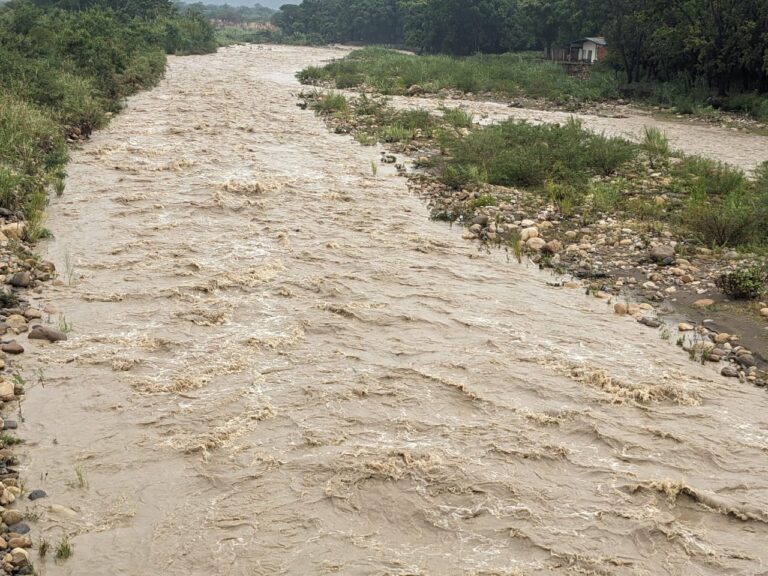 Se creció el río Táchira