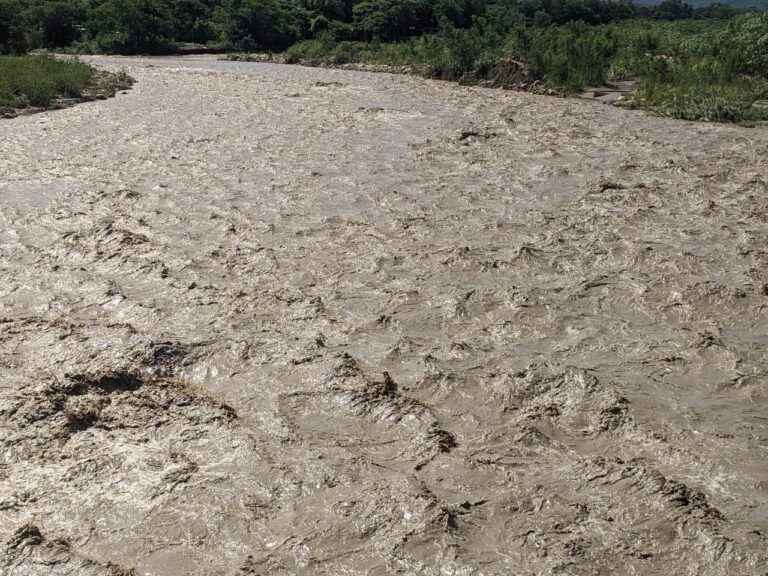Fuerte crecida del río Táchira