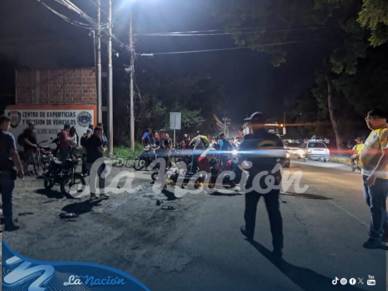 Tres lesionados en aparatoso accidente en San Antonio