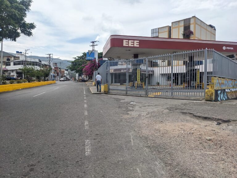 Denuncian «descontrol» en el abastecimiento de combustible en San Antonio