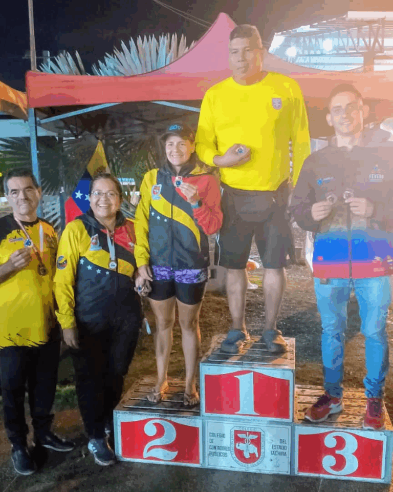 Futuras promesas destacaron en 1era. Copa Sprint de Natación