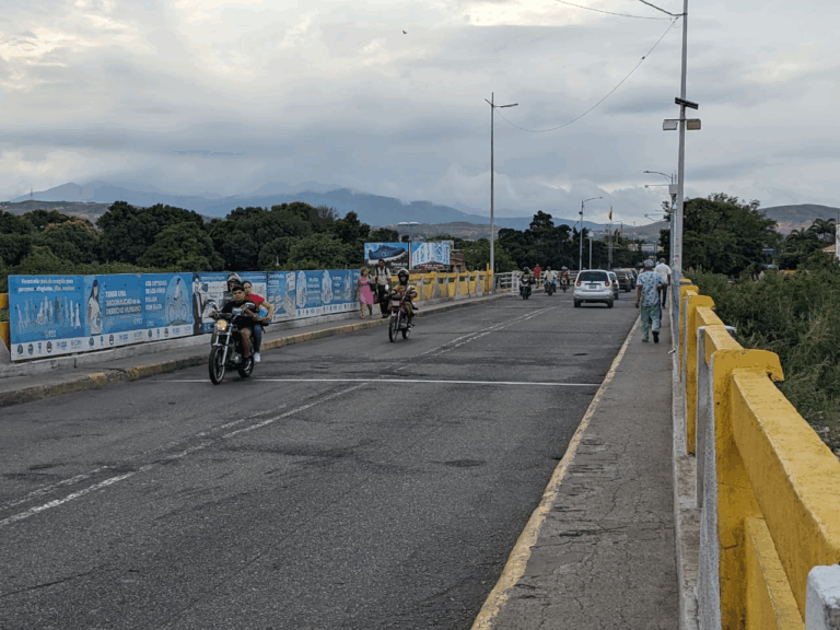 Despejado el puente Simón Bolívar