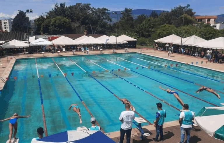 Primera Copa Sprint de natación para niños