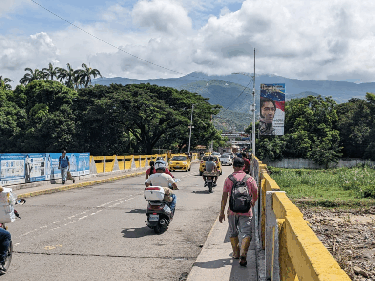 Despejado el puente Simón Bolívar