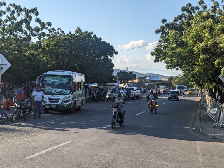 La competencia por los pasajeros empieza en La Parada