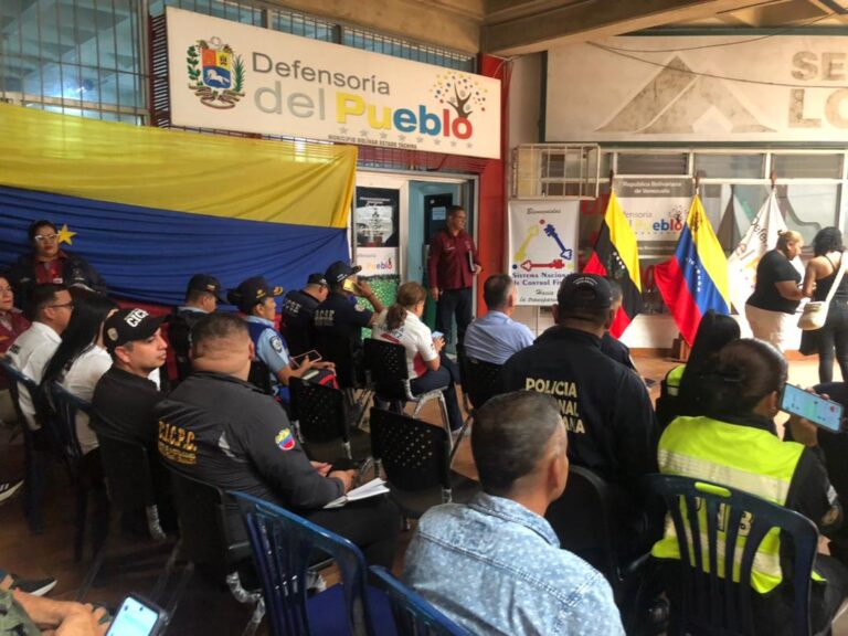 Charla contra la corrupción a funcionarios de frontera