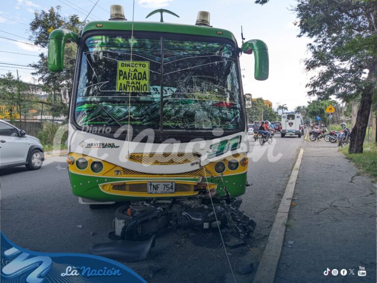 Cuatro lesionados en aparatoso accidente en San Antonio