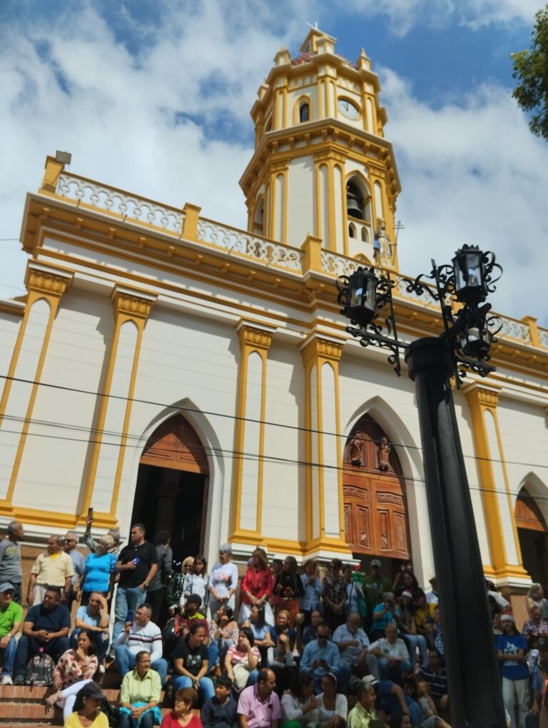 Exhibe fachada renovada iglesia San Agatón de Palmira
