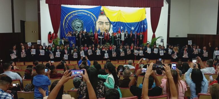 UBV Táchira gradúa 54 nuevos profesionales