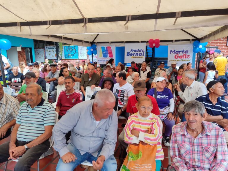 Jornada médica y entrega de alimentos para abuelos en El Hiranzo de Cárdenas