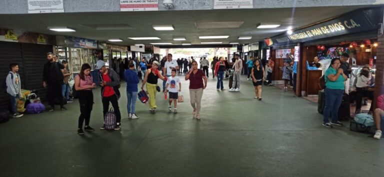 Unas 15 mil personas se han movilizado por el Terminal de Pasajeros de La Concordia