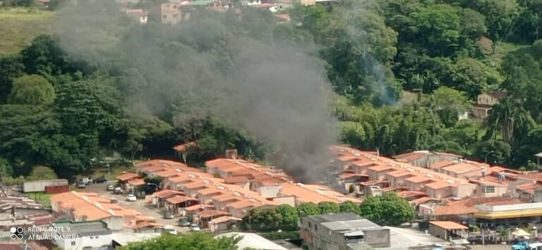 Incendio de dos vehículos por Las Vegas de Táriba