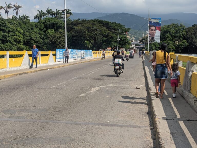 Tímido el tránsito por el Simón Bolívar