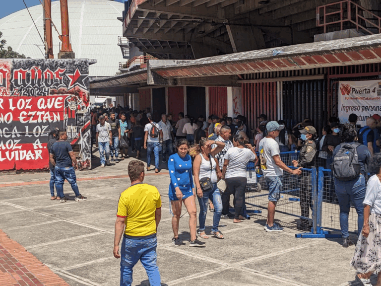 El estadio que cobija a desplazados