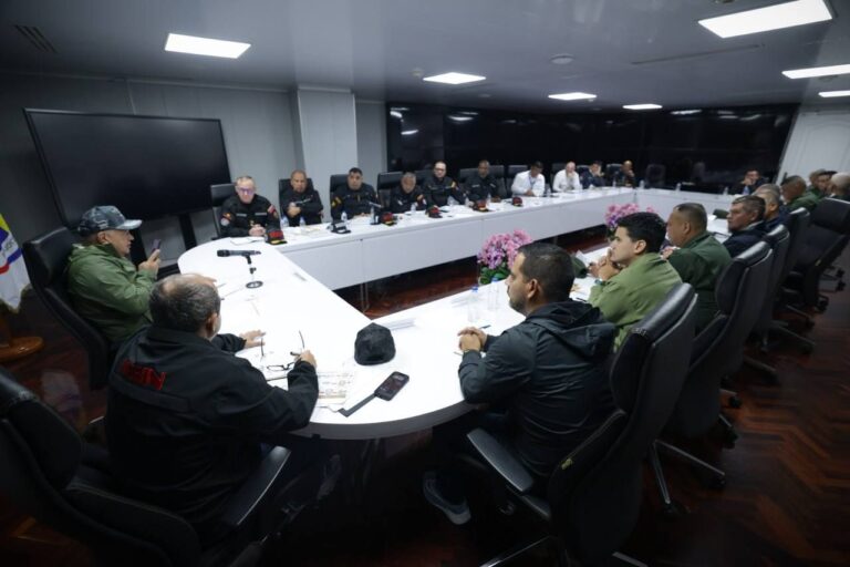Ministro Diosdado Cabello encabezó reunión de seguridad en La Guaira