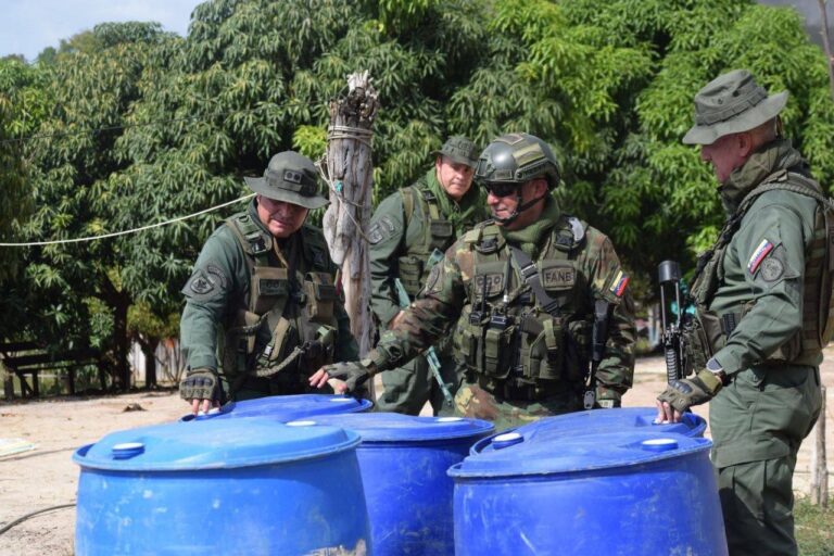 Operación Binacional Relámpago del Catatumbo destruye tres campamentos paramilitares en Zulia
