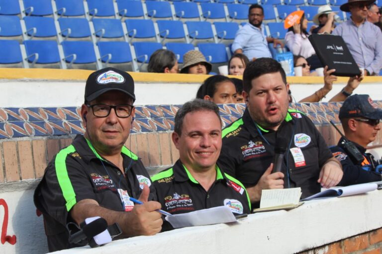 Clarines y Timbales y Andes 89.3 FM: una transmisión taurina de gran nivel