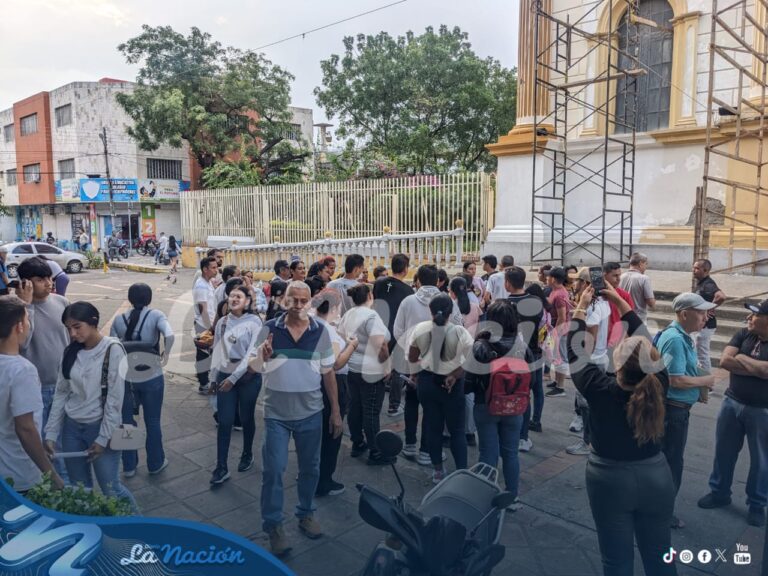 No llegó la unidad móvil para jornada de cedulación en la plaza Bolívar de San Antonio
