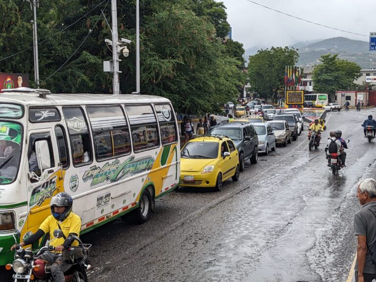 Lluvia y congestión vehicular: así arranca la semana en frontera