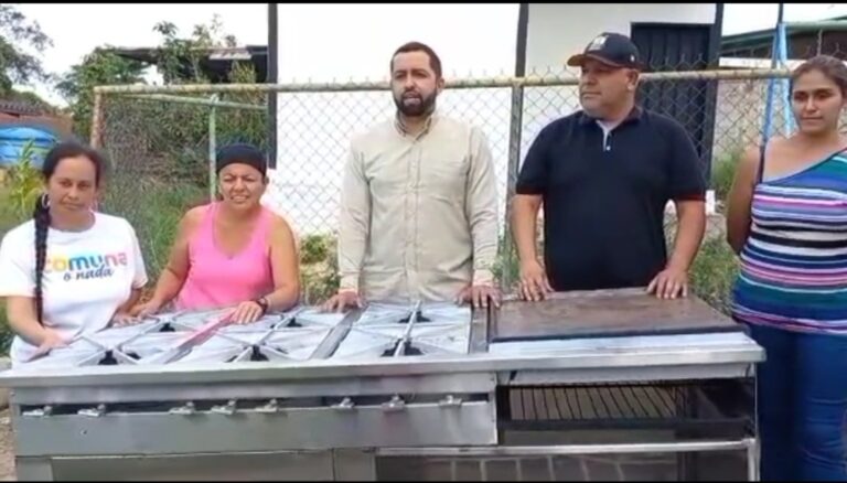 Escuela Ismael Vargas recibió aportes para beneficiar estudiantes