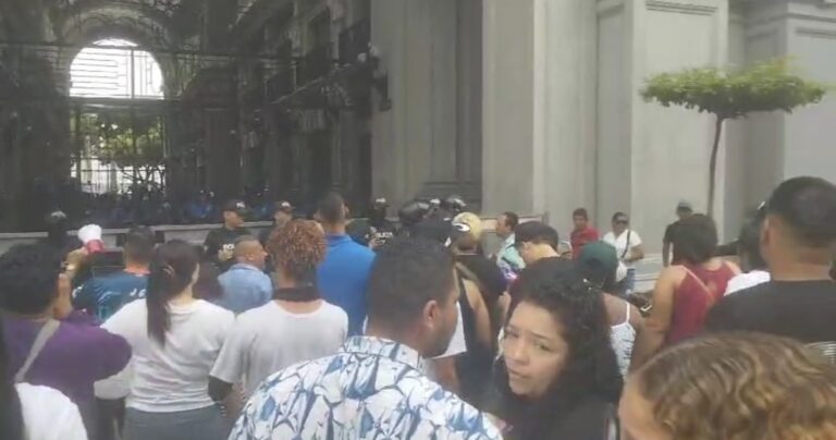 Exigen justicia por muerte de venezolano tras ser golpeado por policías en Ecuador