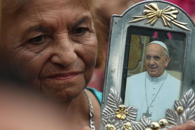 El papa sufre un crisis “repentina” de broncoespasmo