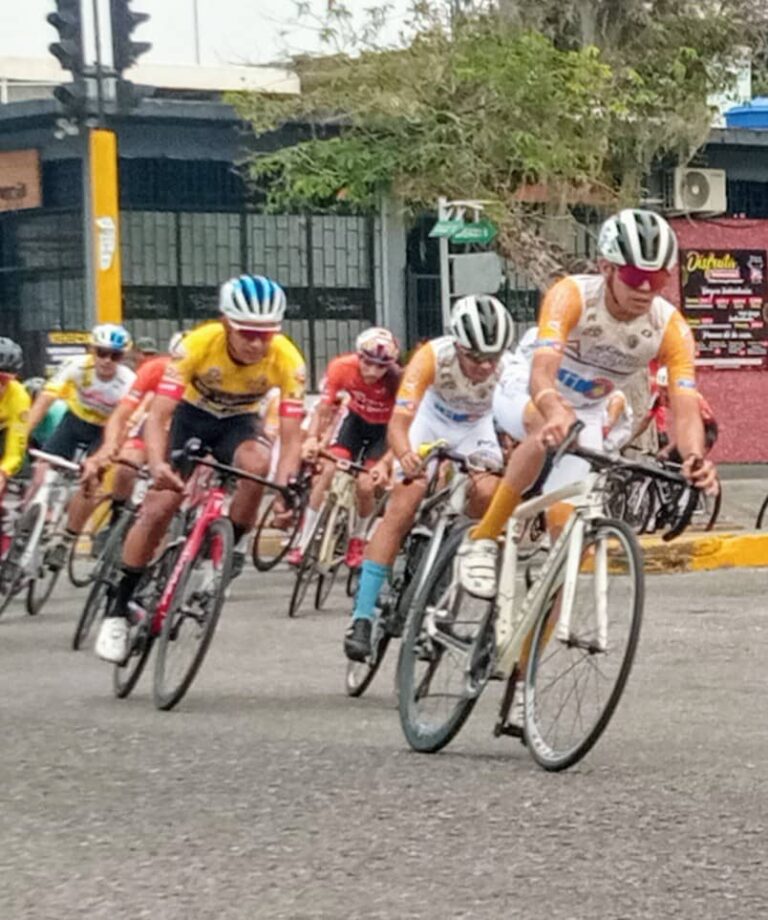 Manuel “el gato” araña el liderato del Tour Andina