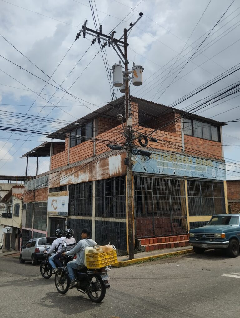 20 horas sin electricidad en Palmira