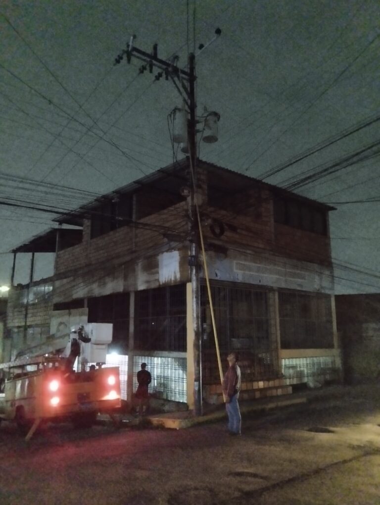 Reparada falla eléctrica en centro de Palmira