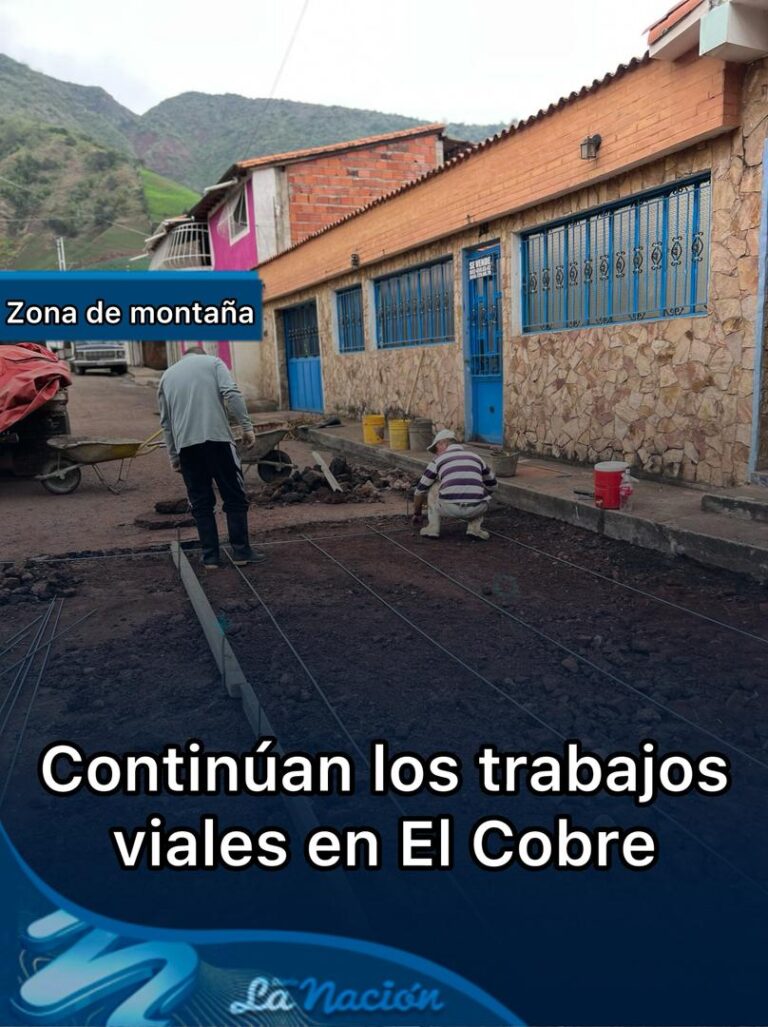 Avanzan trabajos viales en El Cobre
