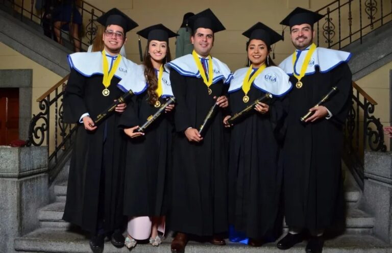 Seis Médicos egresados con honores de la ULA son exalumnos del colegio Pio XII