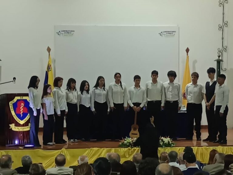 Coro Juvenil Rufo Pérez Salomón se lució en el Colegio de Médicos