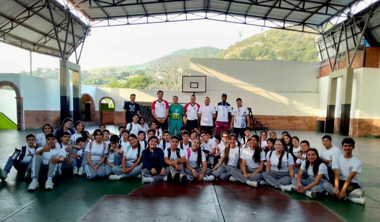 Clínica deportiva para estudiantes de educación media