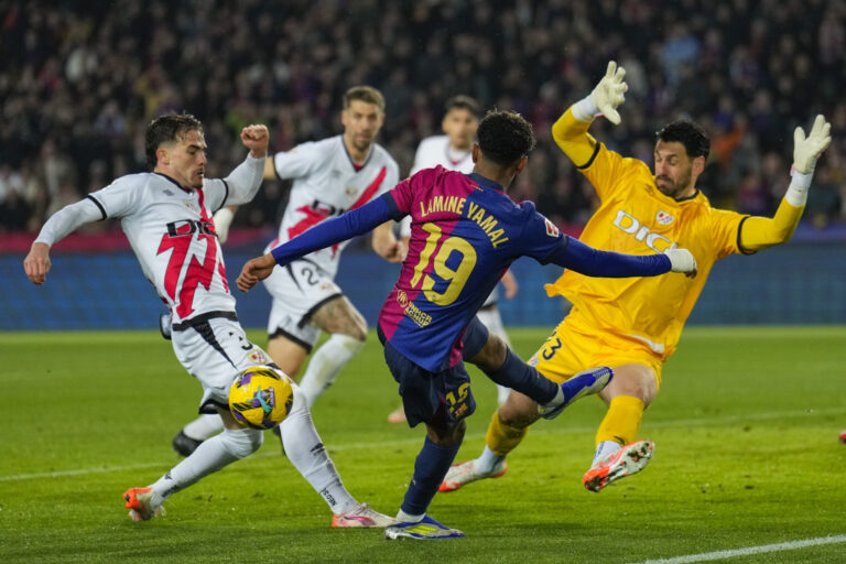 Barça presenta su candidatura al título