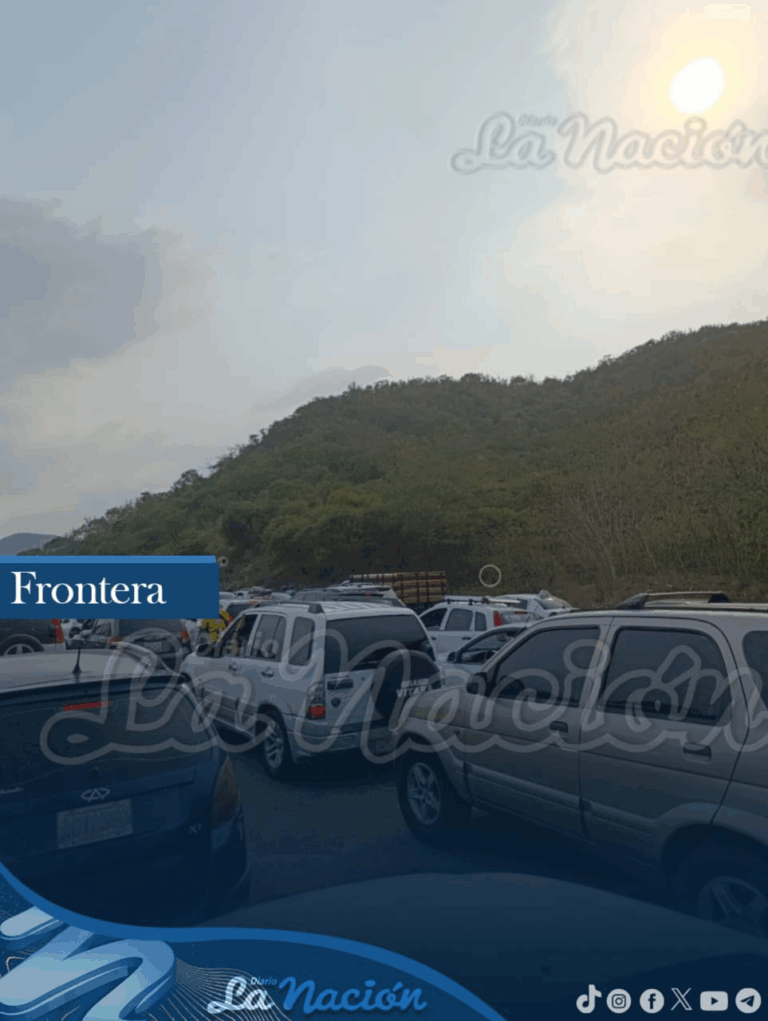 Kilómetrica cola en Peracal