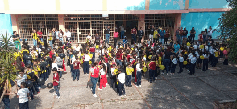 Con 900 participantes inauguran Juegos Deportivos Escolares 2025