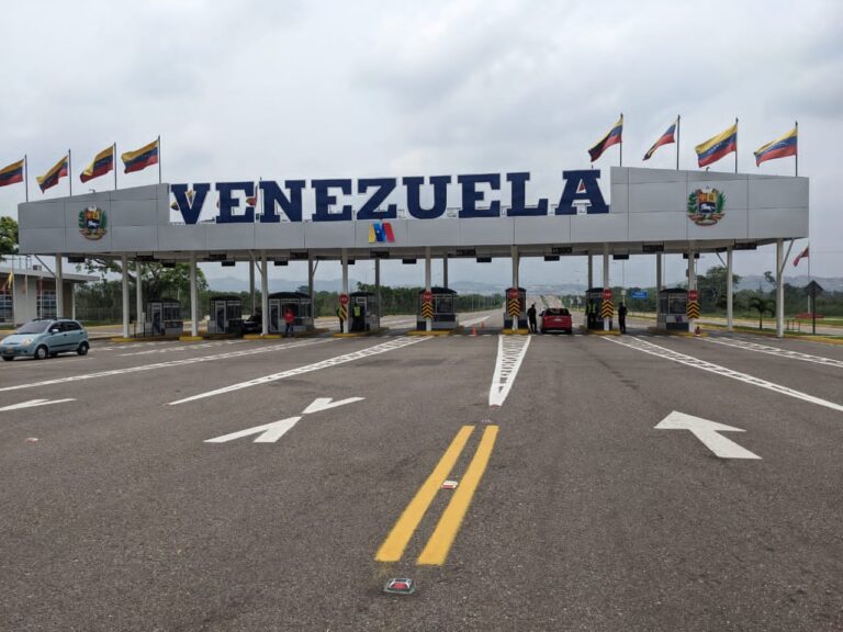 Urgen las básculas en el puente Atanasio Girardot