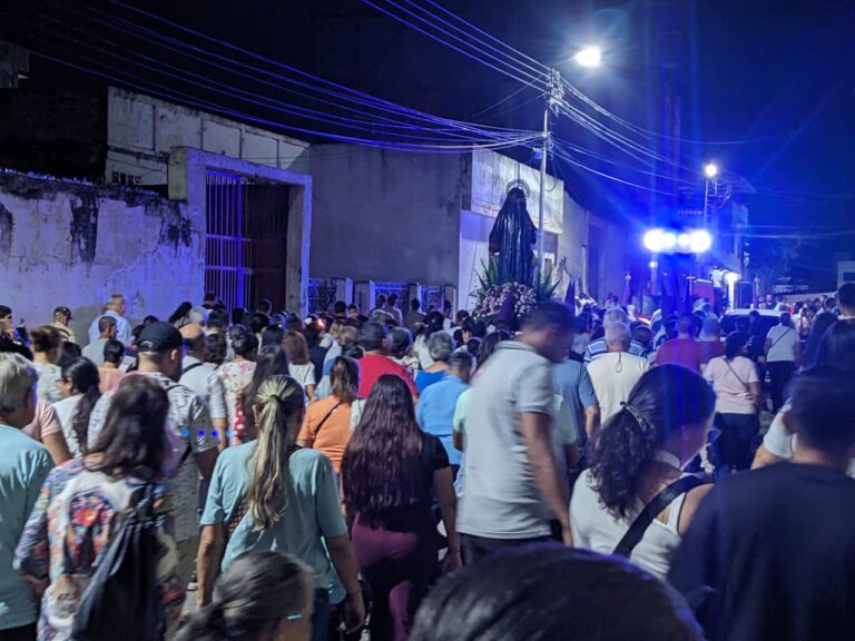 Virgen de los Dolores recorre las calles de la frontera