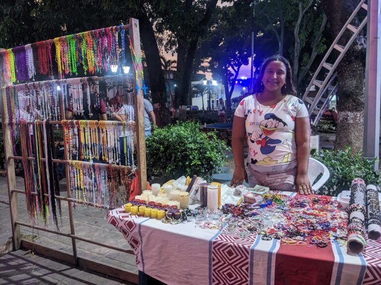 Fe, tradición y emprendimiento en el tarantín de «Mafer»