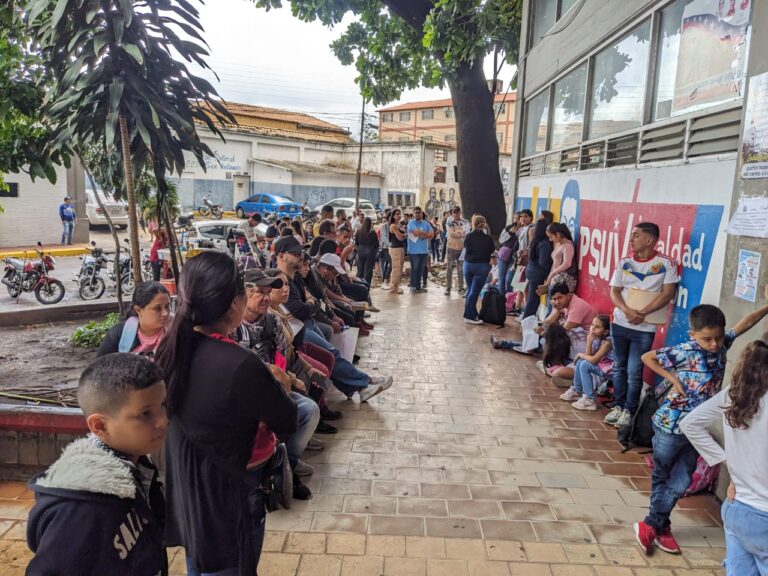 Así arrancó la jornada este lunes en el Saime de la frontera