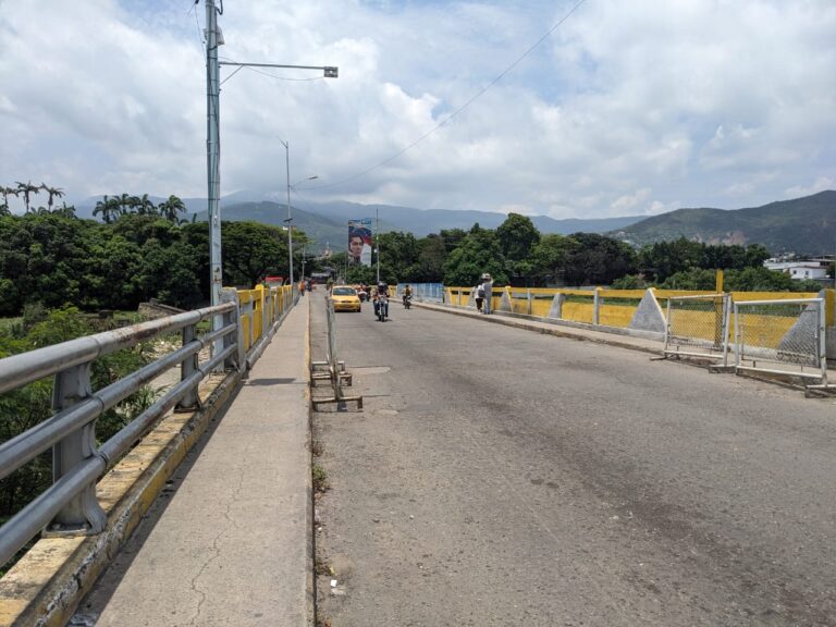 Despejado el puente Simón Bolívar