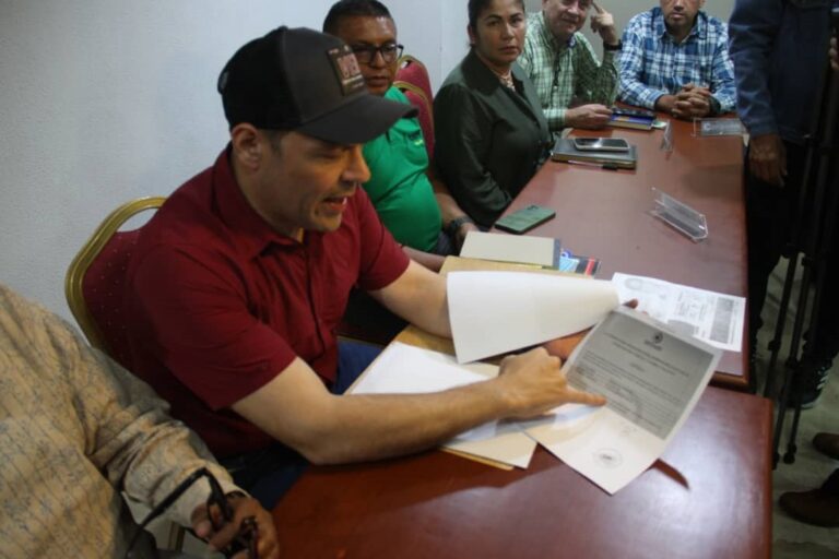 “Las tarjetas sin saldo son la de los empleados públicos”