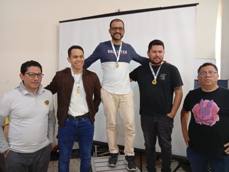 Torneo Internacional Tuajedrez reunió veteranos y semillitas