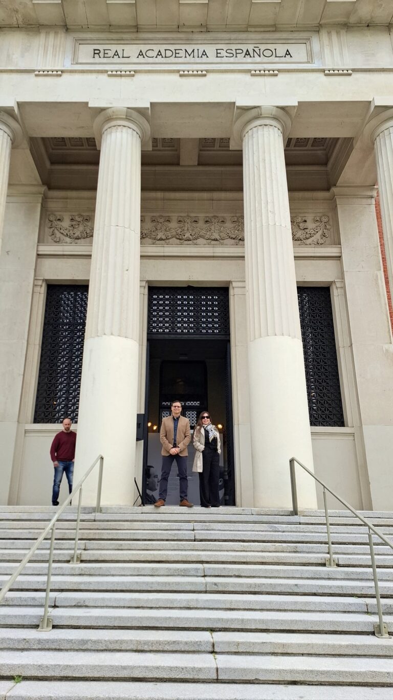 Delegados del Colegio de Abogados visitan la Real Academia Española