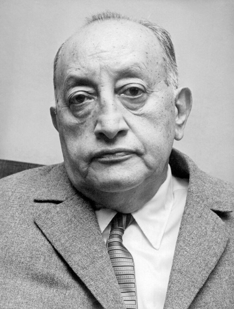 Después de 50 años repatriarán restos de Miguel Ángel Asturias