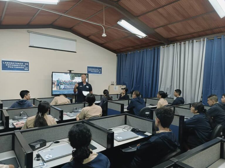 Con conocimiento se premia la excelencia académica