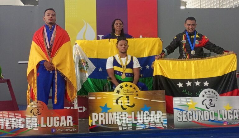 Julio Linares se alza con la Medalla de Plata en el Nacional de Powerlifting