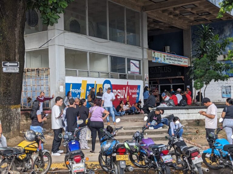 Nutrido último día de jornada sin cita en Saime de frontera